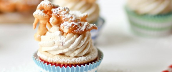 Funnel Cake Cupcakes :: Cupcake Monday