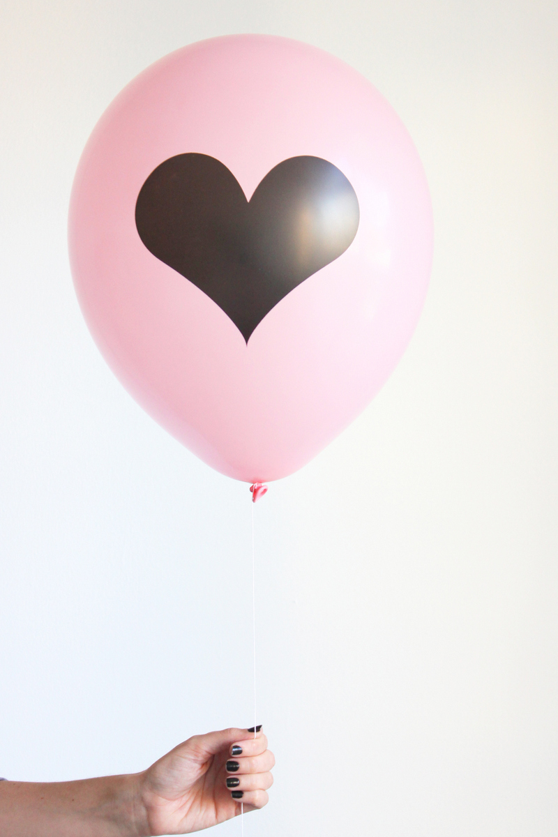 http://www.thetomkatstudio.com/wp-content/uploads/2015/02/pink-and-black-heart-balloon.jpg